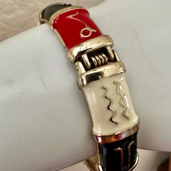 Astrological enamel hinged bangle bracelet - Picture 5 of 7